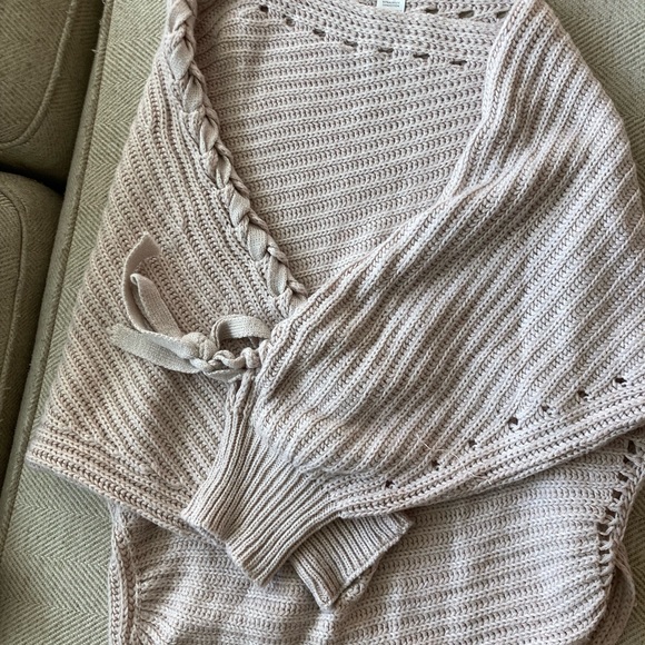 Unique One Shoulder Sweater - Picture 9 of 9